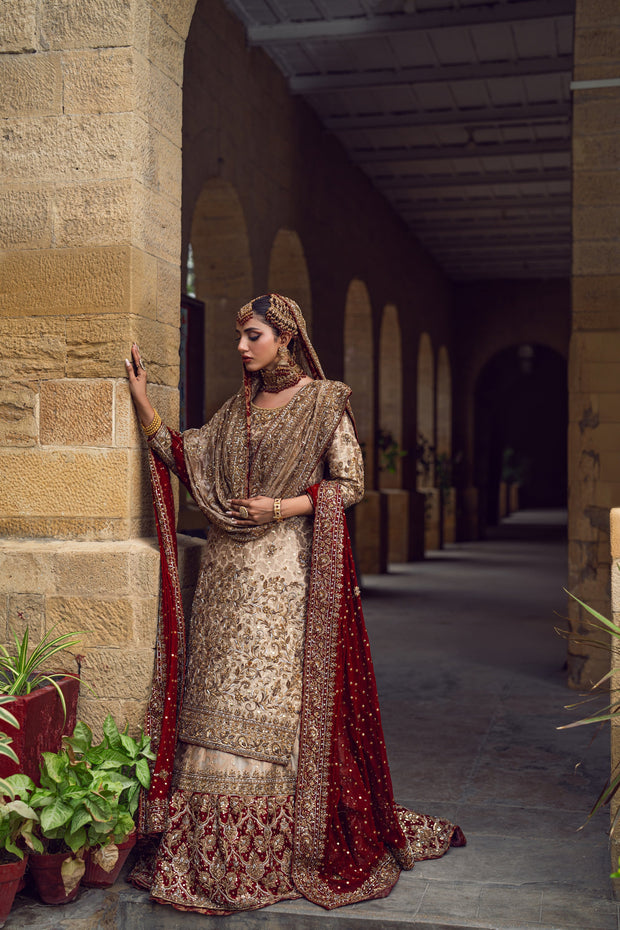 Elegant Pakistani Bridal Dress in Kameez and Lehenga Style