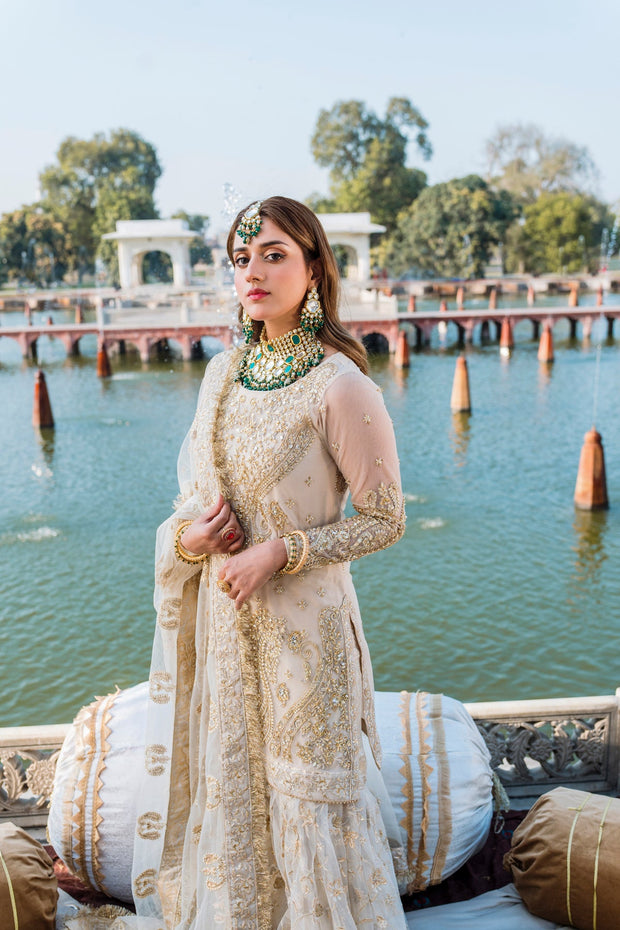 Elegant Pakistani Wedding Dress in Royal Gharara Kameez Style