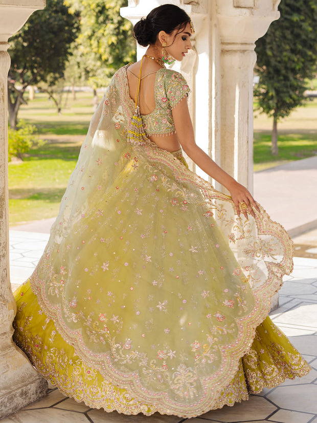 Indian Wedding Dress in Choli Dupatta and Lehenga Style Online