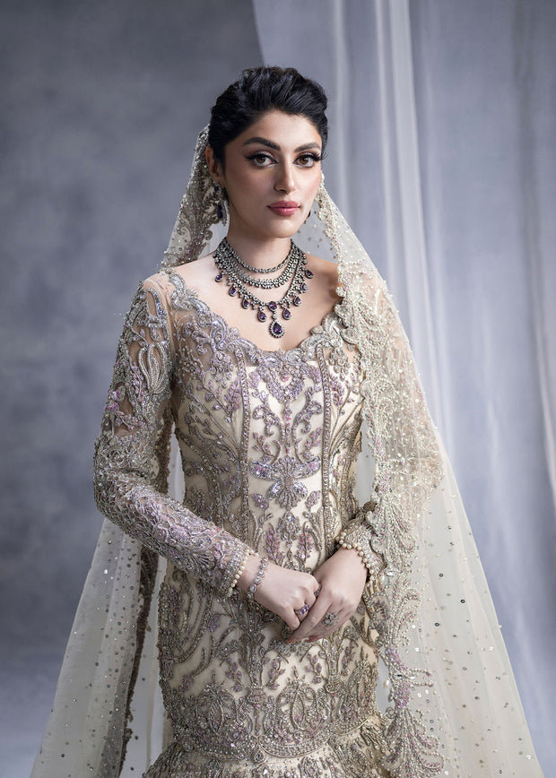 Latest Pakistani Bridal Dress in Wedding Gown Dupatta Style