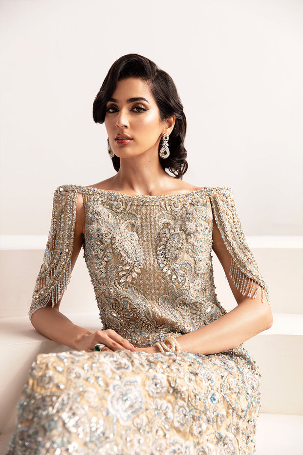 Latest Classic Pakistani Wedding Dress in Kameez Trouser Style