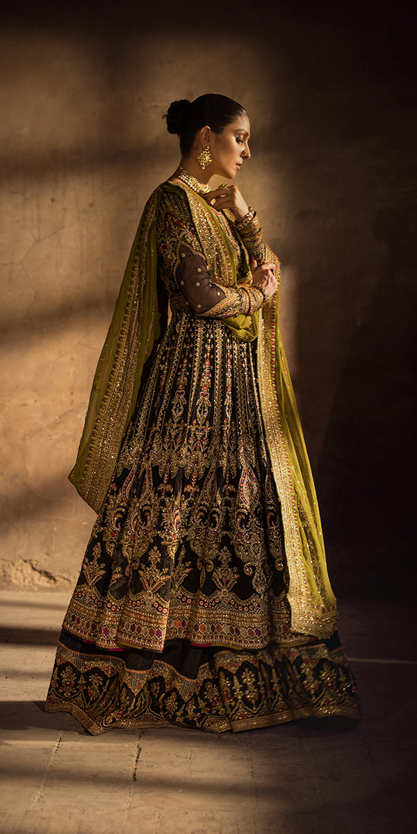 Latest Pakistani Wedding Dress in Pishwas and Trousers Style