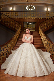 Latest Sparkling Off-White Bridal Gown Dress for Wedding Day