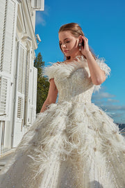 Latest White Off-Shoulder Luxurious Wedding Gown for Bride