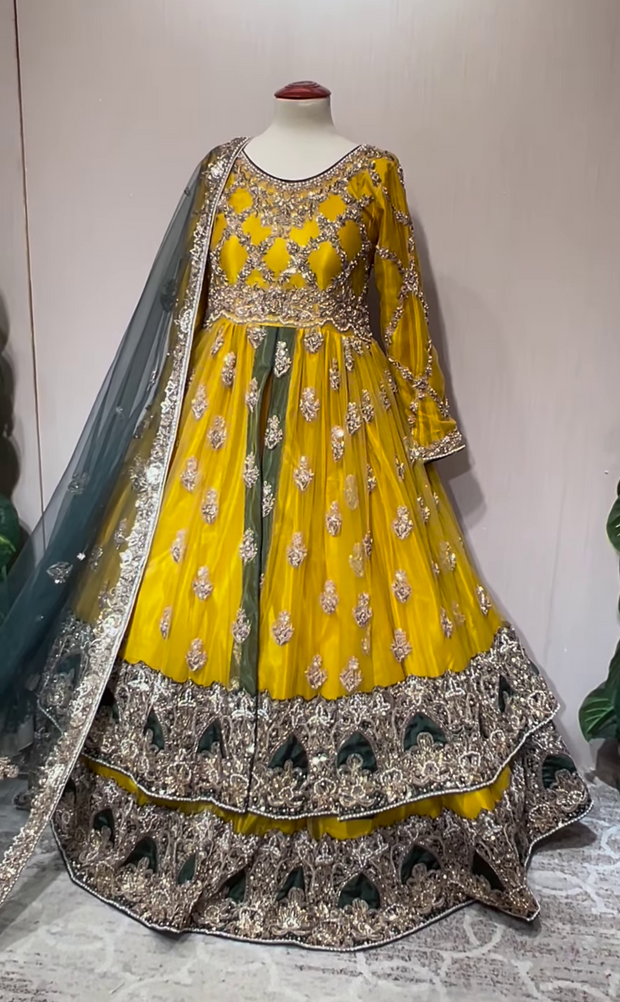 Pakistani Bridal Mehndi Dress in Frock Lehenga Style Online