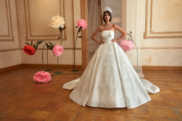 Royal Embroidered Princess Ball Gown Off-White Wedding Dress