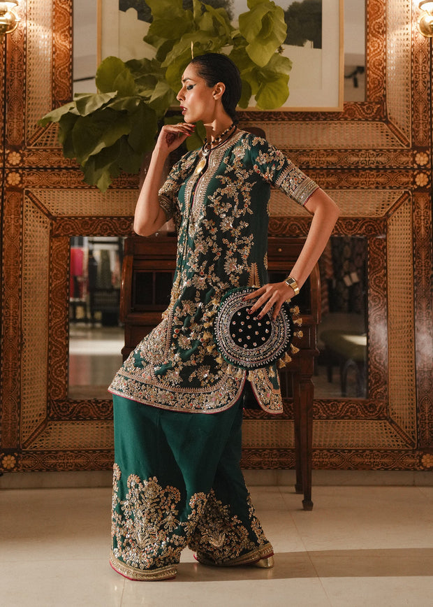 Royal Pakistani Wedding Dress in Green Salwar Kameez Style