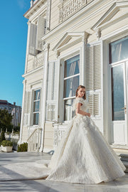 Royal White Off-Shoulder Luxurious Wedding Gown for Bride