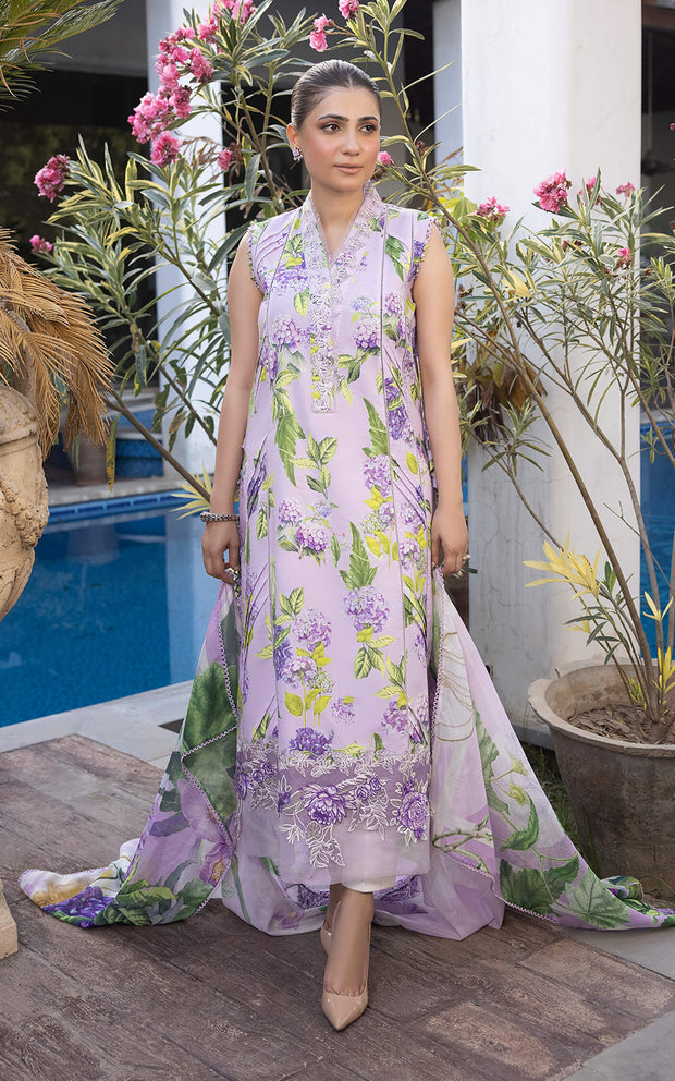 Traditional Pakistani Salwar Kameez in Lavender Shade