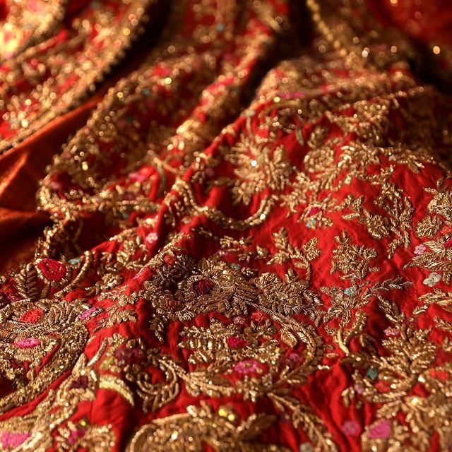 Royal Pishwas Lehenga Red Bridal Pakistani Dress Online – Nameera by Farooq