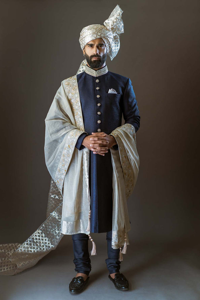 Indian Man Traditional Wear Kurta Pyjama Cloths Male Fashion Model — Stock  Photo © stockimagefactory.com #313279486