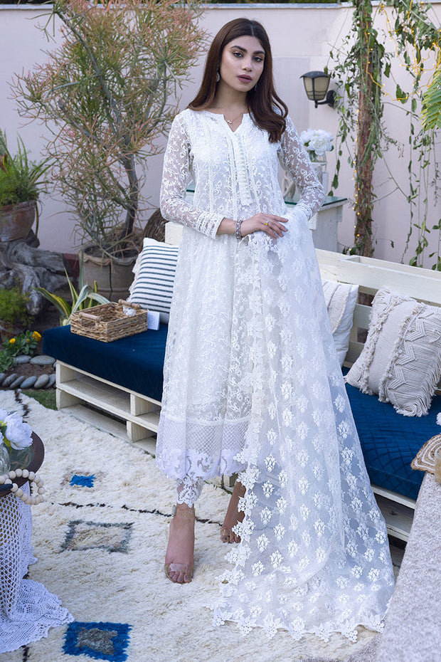 White Dresses Pakistani: Latest White Dress, White Maxi & White Frock  Design 2023 Online in Pakistan