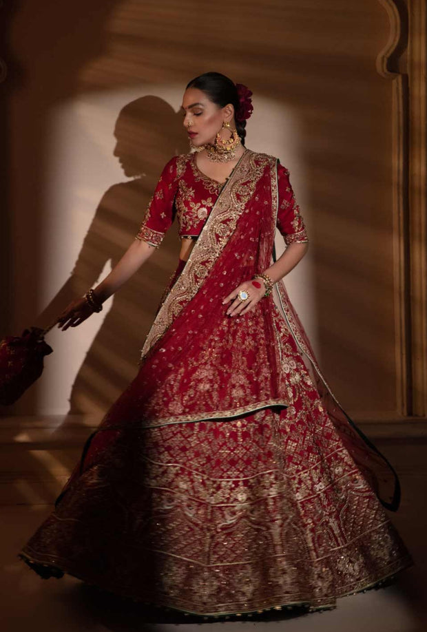 What are some tips for selecting the right Indian wedding dress for your  body type? - Quora