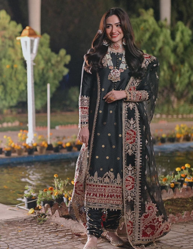 Black Pakistani Embroidered Pant Suit  Indian wedding wear, Designer party  dresses, Black party dresses