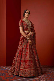 Simple Red Lehenga Bridal Dress in Tilla Work